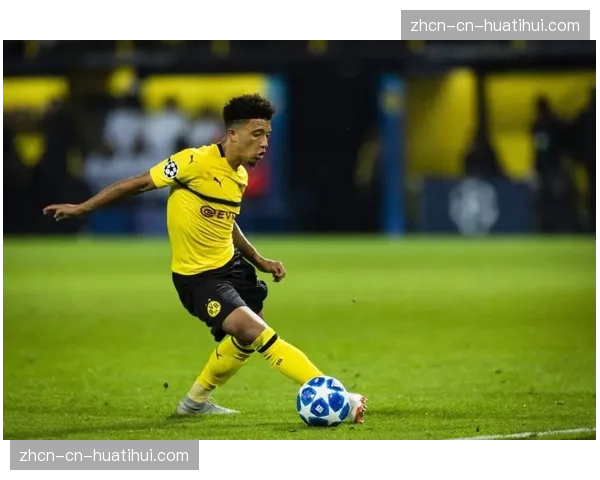 转会动态:多家媒体称,那不勒斯后卫在欧冠出色表现后引发豪门争夺 转会动态:多家媒体称,那不勒斯后卫在欧冠出色表现后引发豪门争夺