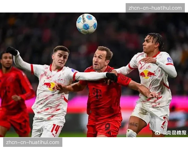 全场比赛结束，拜仁慕尼黑2-1战胜莱比锡，登顶积分榜